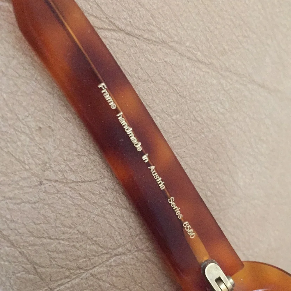 Women's Tortoise Shell Sunglasses — Brown Frame